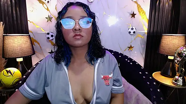 Snapshot of JuicyBoobix chatting on 06/11/26, 01:31 JuicyBoobix online show from 06/11/26, 01:31