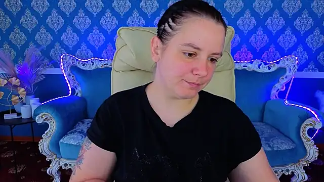 KatrinMilly online show from 06/24/26, 05:39