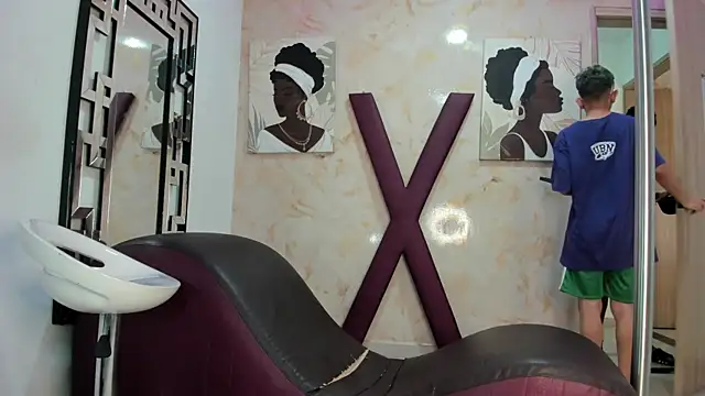BLACK AND WHITET online show from 06/18/26, 01:17