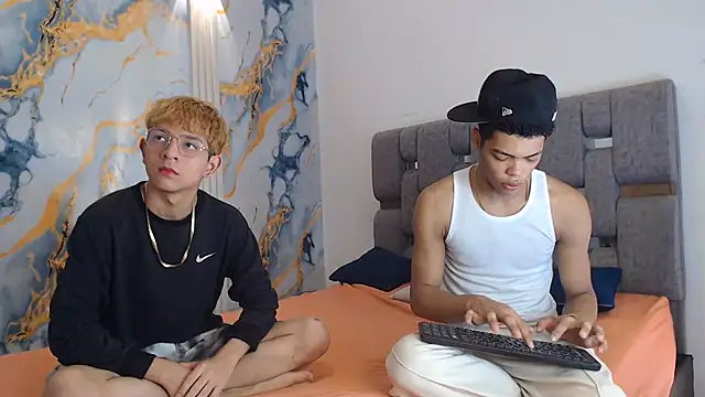 BLACK AND WHITET online show from 07/22/26, 07:27