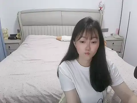 Emgirl-00 online show from 06/15/26, 02:08
