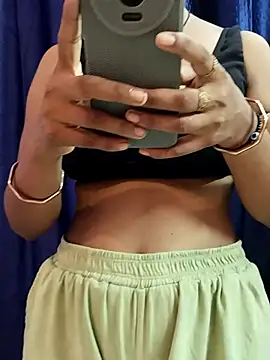Snapshot of sapna_aura chatting on 07/15/26, 10:26 sapna aura online show from 07/15/26, 10:26