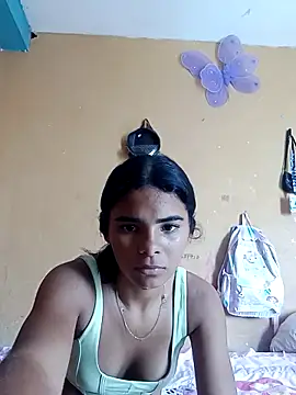 Snapshot of Afrodita_18year chatting on 06/15/26, 03:36 Afrodita 18year online show from 06/15/26, 03:36