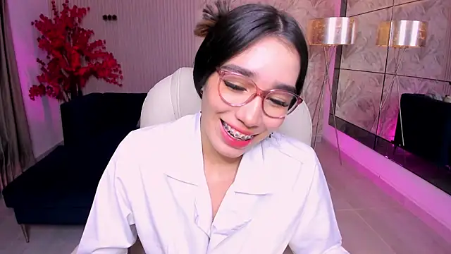 Snapshot of Emma_caarter_ chatting on 07/08/26, 03:11 Emma caarter online show from 07/08/26, 03:11