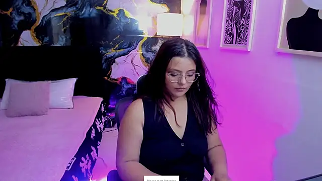 Snapshot of Miss_Kloee chatting on 06/24/26, 11:53 Miss Kloee online show from 06/24/26, 11:53