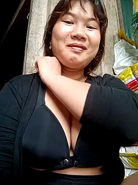 Emelyzz online show from 06/10/26, 08:24