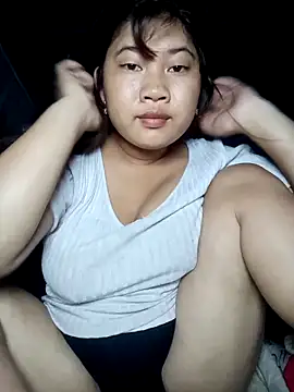 Emelyzz online show from 06/19/26, 04:33