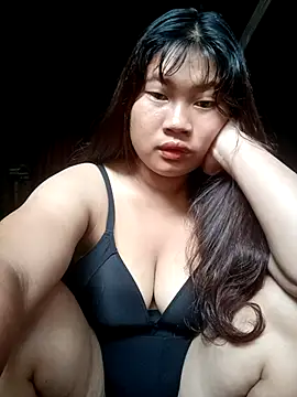 Emelyzz online show from 07/16/26, 04:51