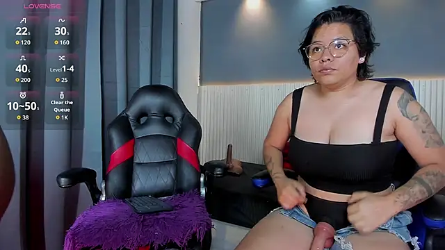 Snapshot of Paradisselaa chatting on 06/10/26, 12:48 Paradisselaa online show from 06/10/26, 12:48