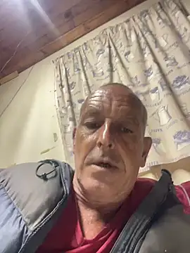 Snapshot of GeldenKuy chatting on 07/01/26, 04:18 GeldenKuy online show from 07/01/26, 04:18