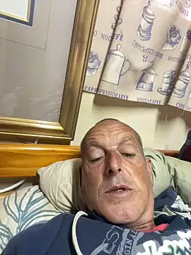 Snapshot of GeldenKuy chatting on 07/08/26, 10:09 GeldenKuy online show from 07/08/26, 10:09