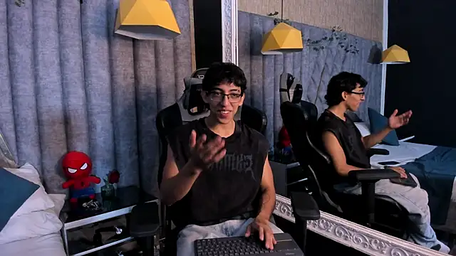JuliaanRoss online show from 07/29/26, 08:29