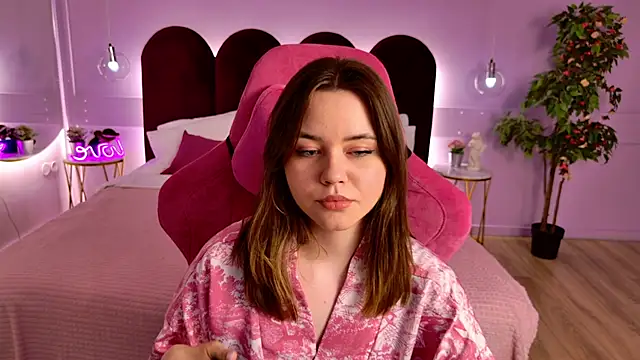AprilPowell online show from 06/14/26, 05:48