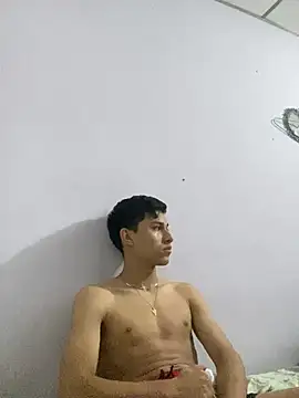 Snapshot of Antoni150906 chatting on 06/10/26, 07:51 Antoni150906 online show from 06/10/26, 07:51