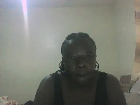 Snapshot of laula3030 chatting on 06/16/26, 04:15 laula3030 online show from 06/16/26, 04:15