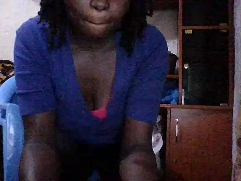 Snapshot of lucyswee chatting on 07/21/26, 05:59 lucyswee online show from 07/21/26, 05:59