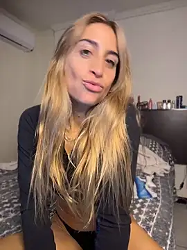 Snapshot of NicoleWilder chatting on 07/01/26, 03:01 NicoleWilder online show from 07/01/26, 03:01