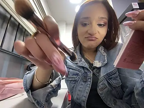 leah shainee online show from 06/26/26, 01:32