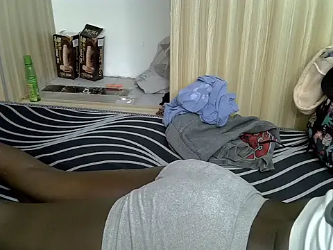 Snapshot of Sheratonyblacks chatting on 06/21/26, 11:40 Sheratonyblacks online show from 06/21/26, 11:40