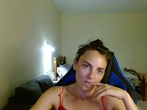 Snapshot of OliviaTheS chatting on 06/27/26, 08:03 OliviaTheS online show from 06/27/26, 08:03