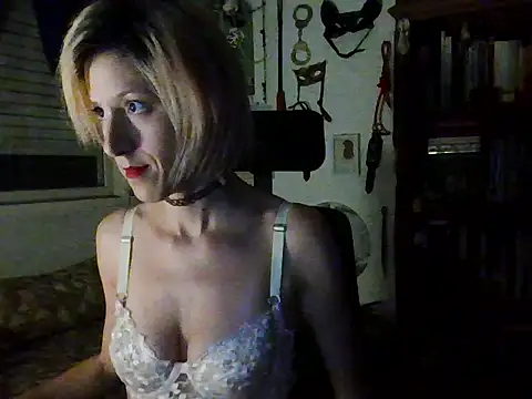 mina here online show from 06/16/26, 02:03