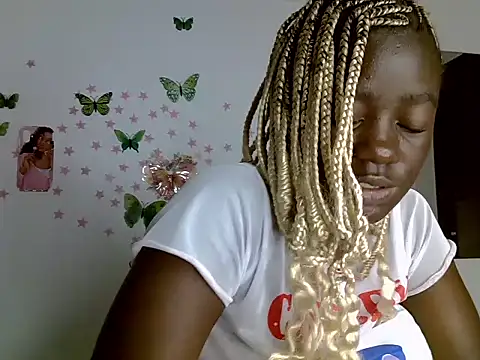 petiteebony254 online show from 06/15/26, 09:17