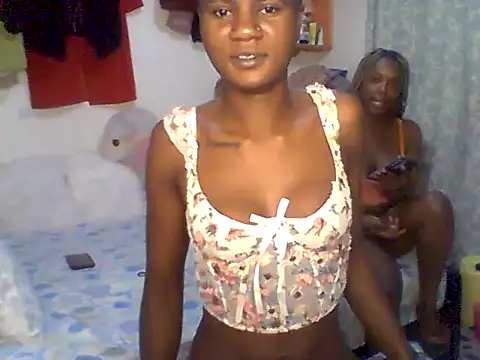 Snapshot of Ladysweetness23 chatting on 06/26/26, 01:32 Ladysweetness23 online show from 06/26/26, 01:32