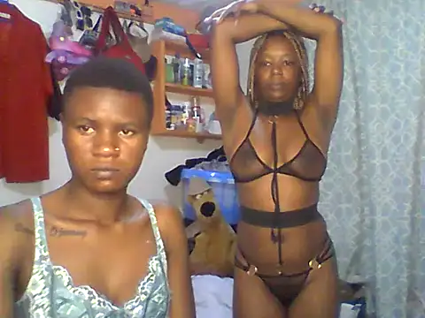 Snapshot of Ladysweetness23 chatting on 07/01/26, 03:30 Ladysweetness23 online show from 07/01/26, 03:30
