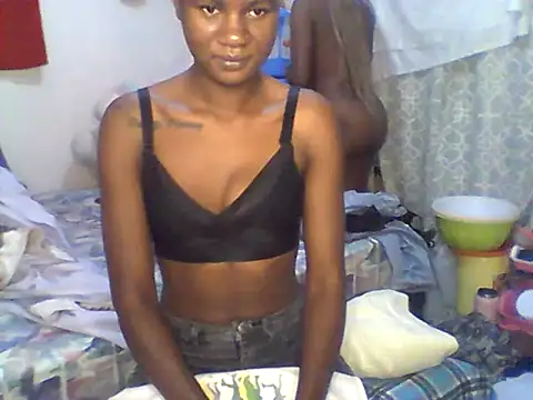 Snapshot of Ladysweetness23 chatting on 07/02/26, 03:23 Ladysweetness23 online show from 07/02/26, 03:23