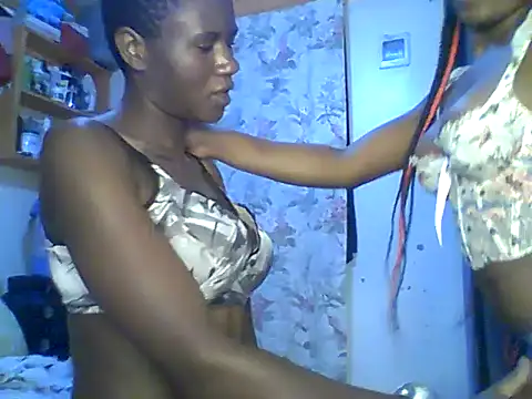 Snapshot of Ladysweetness23 chatting on 07/28/26, 02:13 Ladysweetness23 online show from 07/28/26, 02:13