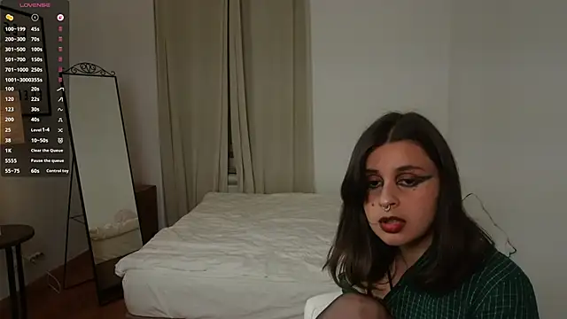 LumiNika online show from 06/14/26, 04:09