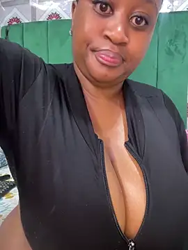 Curveybubbles23 online show from 06/22/26, 11:02