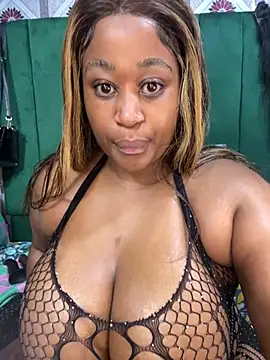 Curveybubbles23 online show from 06/28/26, 01:33