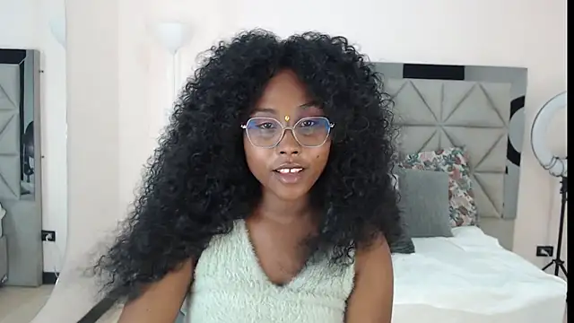 lily mendoza online show from 07/07/26, 07:40