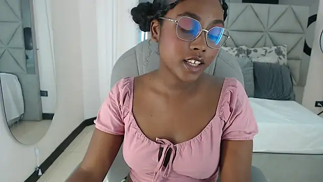 lily mendoza online show from 07/10/26, 07:38