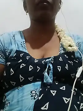 Snapshot of akshaya4311 chatting on 07/19/26, 05:49 akshaya4311 online show from 07/19/26, 05:49