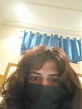 Snapshot of sassypoonam14 chatting on 07/05/26, 01:07 sassypoonam14 online show from 07/05/26, 01:07