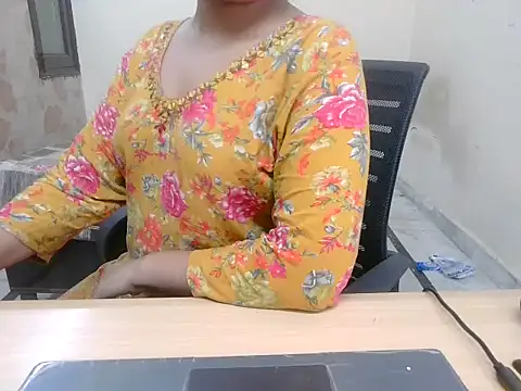 Bold-Divya1 online show from 07/28/26, 09:03