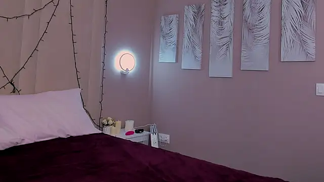 Lola lovesss online show from 06/25/26, 05:12