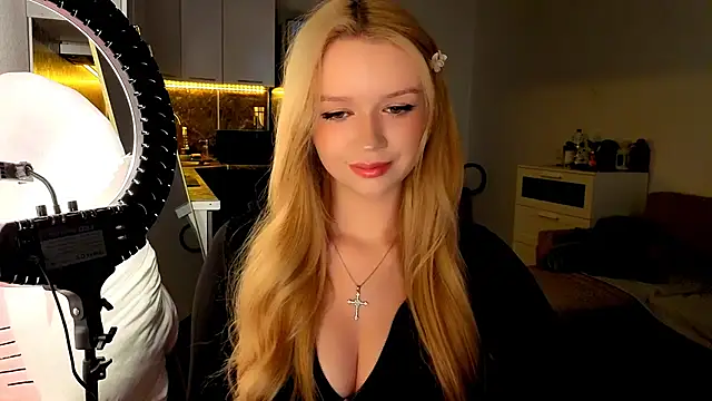 viyy online show from 07/10/26, 05:15