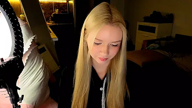viyy online show from 07/28/26, 08:52