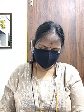 Snapshot of Tamil_white_beauty chatting on 06/15/26, 10:50 Tamil white beauty online show from 06/15/26, 10:50