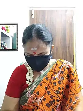 Snapshot of Tamil_white_beauty chatting on 06/16/26, 01:47 Tamil white beauty online show from 06/16/26, 01:47