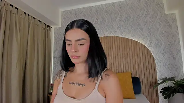 Snapshot of Victoria_Blake_ chatting on 07/19/26, 02:48 Victoria Blake online show from 07/19/26, 02:48