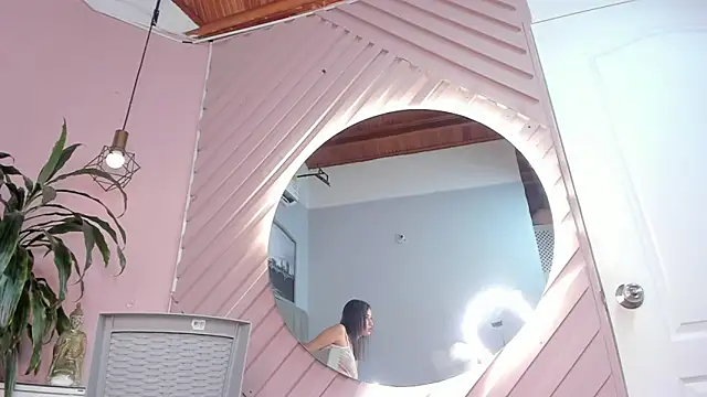 chloe bellarose online show from 06/17/26, 11:45