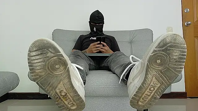 Snapshot of Mastergold666 chatting on 07/18/26, 03:49 Mastergold666 online show from 07/18/26, 03:49