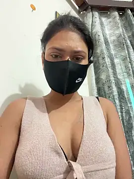 Snapshot of kavyq3791 chatting on 06/15/26, 04:04 kavyq3791 online show from 06/15/26, 04:04