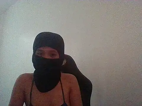 Snapshot of ellaloved chatting on 07/15/26, 08:19 ellaloved online show from 07/15/26, 08:19