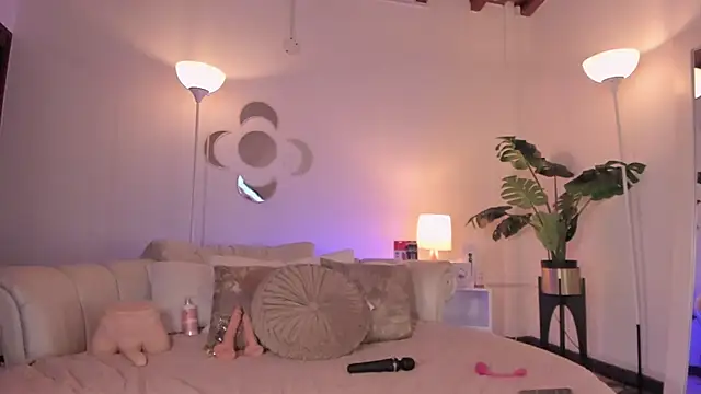 Yourliaaa online show from 07/11/26, 05:32