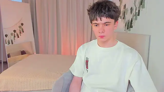 Ethan Crowe online show from 07/28/26, 04:50